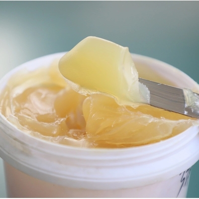 Industrial Lubricant Polyurea-Based Grease with High Viscosity Base Oil at Good